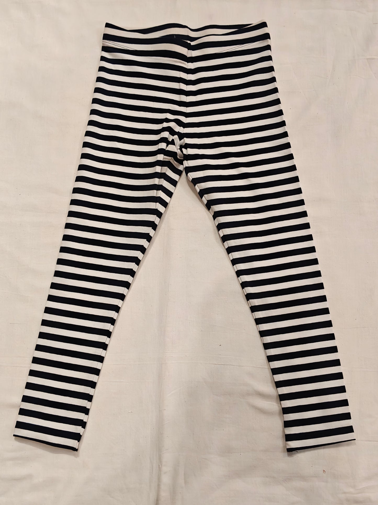White and black zebra stripes leggings for girls