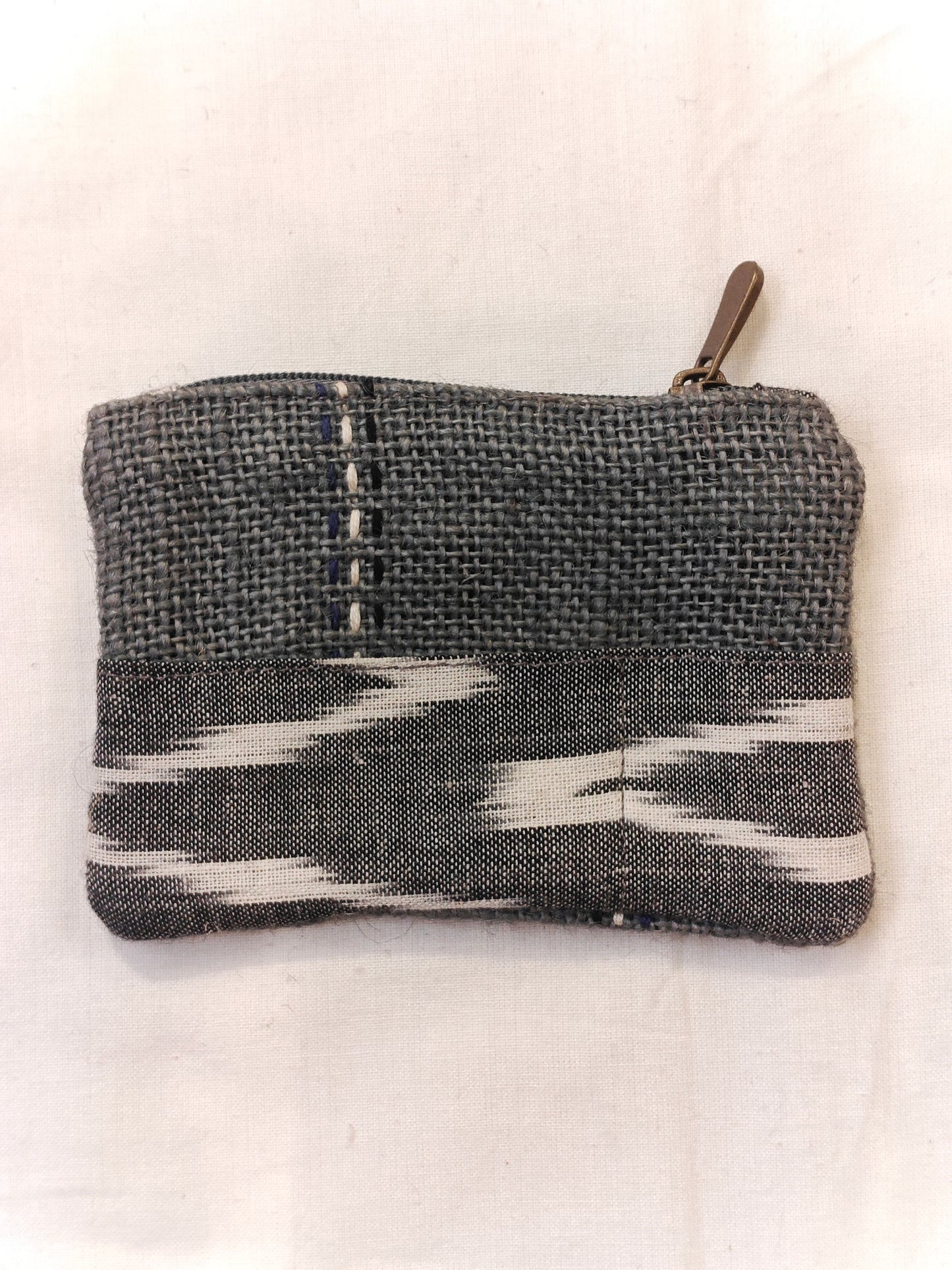 Coin pouch - Small jute zipper pouch with fabric panel
