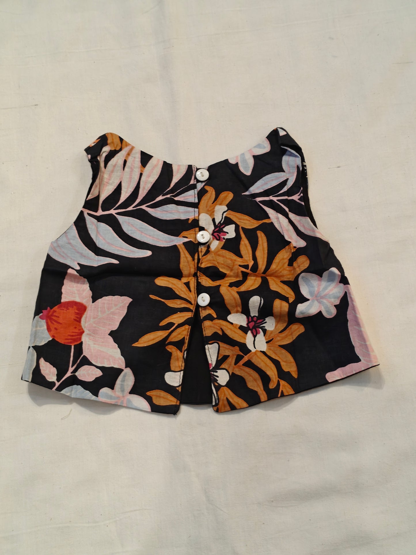 Indigo with leaves prints top with button closure back