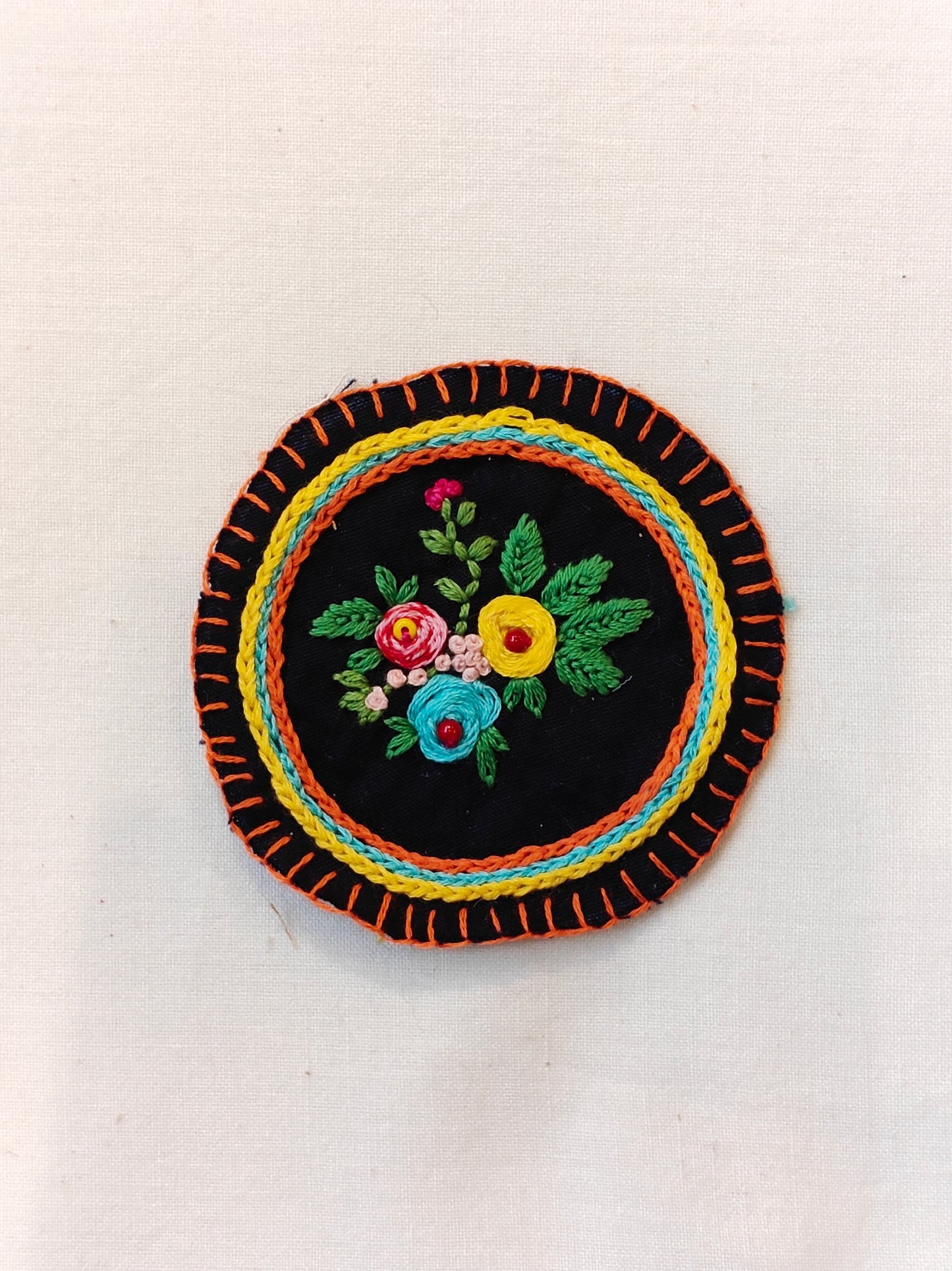Circular hand embroidery patches