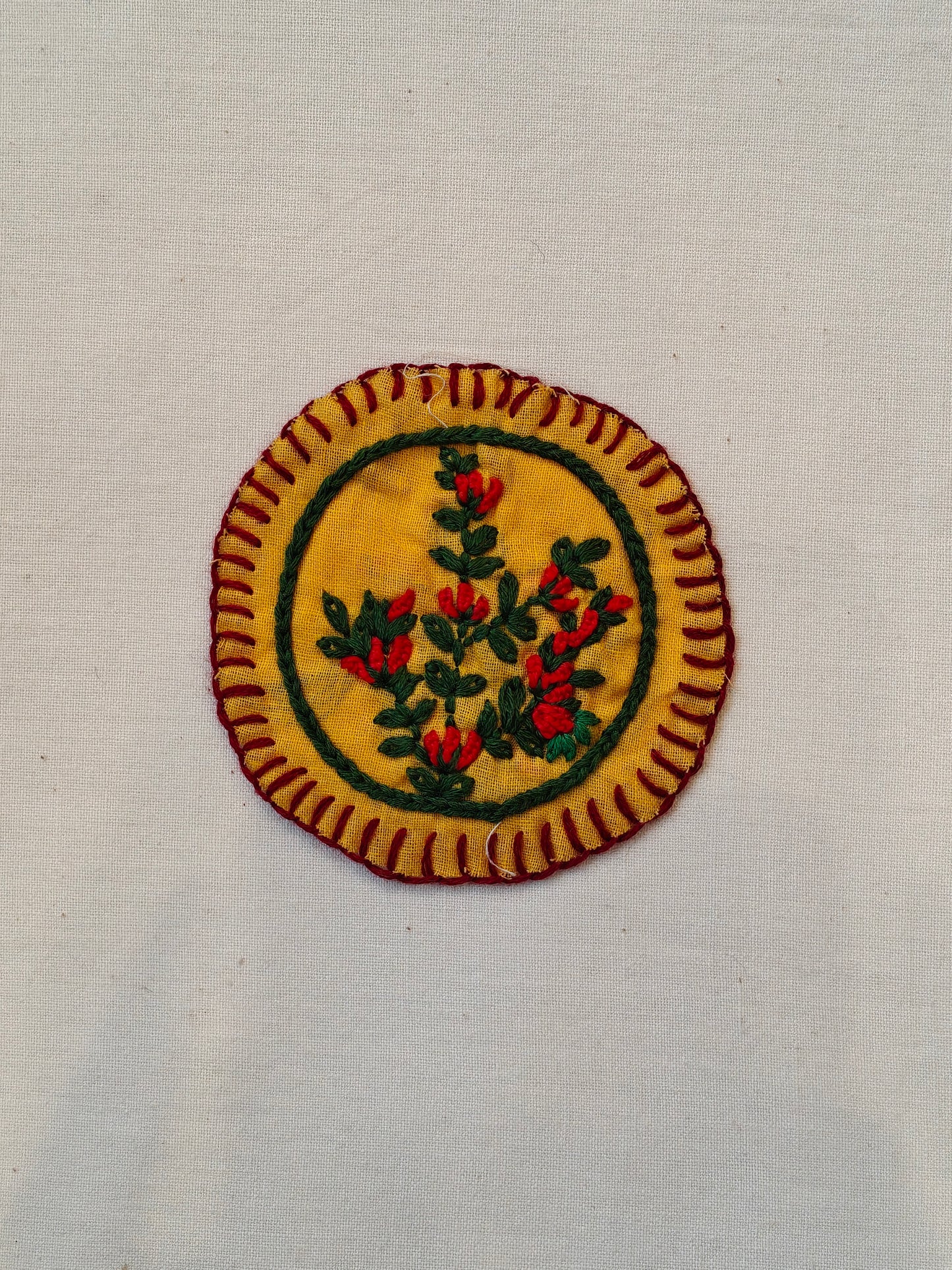 Circular hand embroidery patches