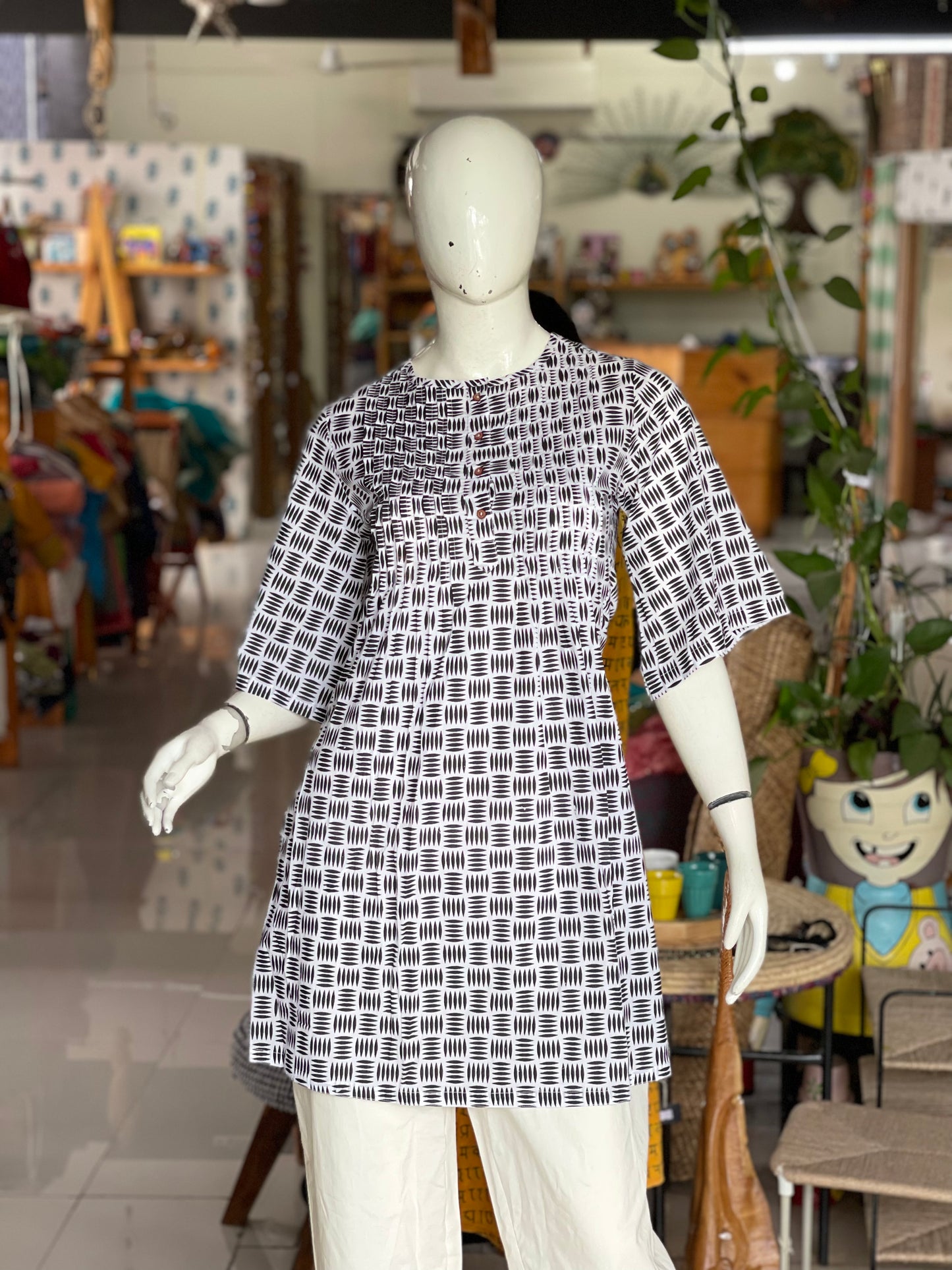 Pintucks black and white  kurti