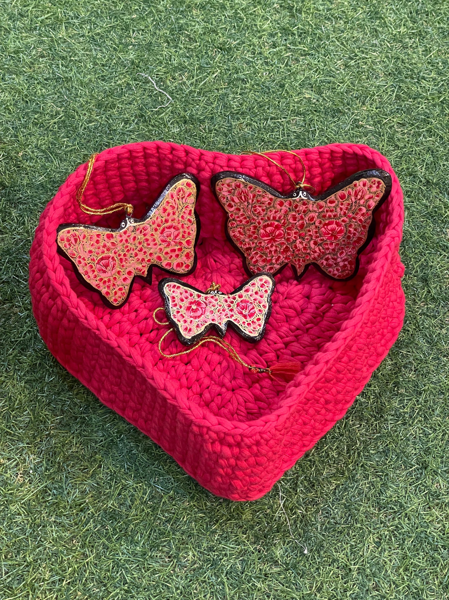 Pink heart shaped upcycled knitted cotton organizer