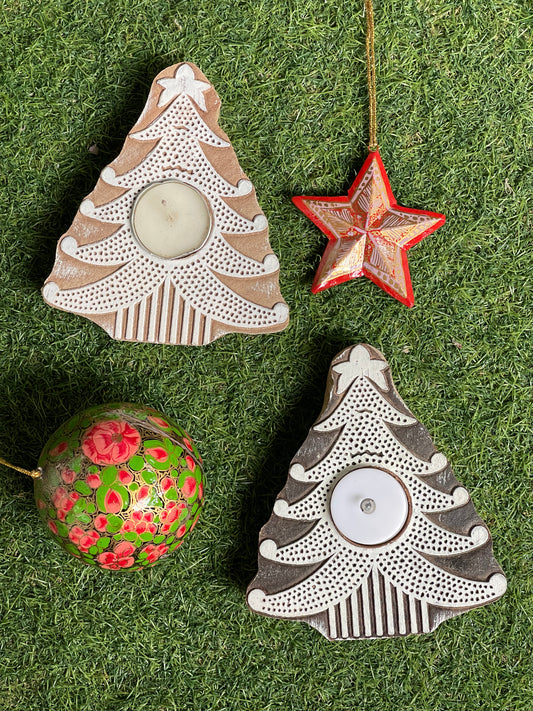 Christmas tree shaped wooden block T Light holder