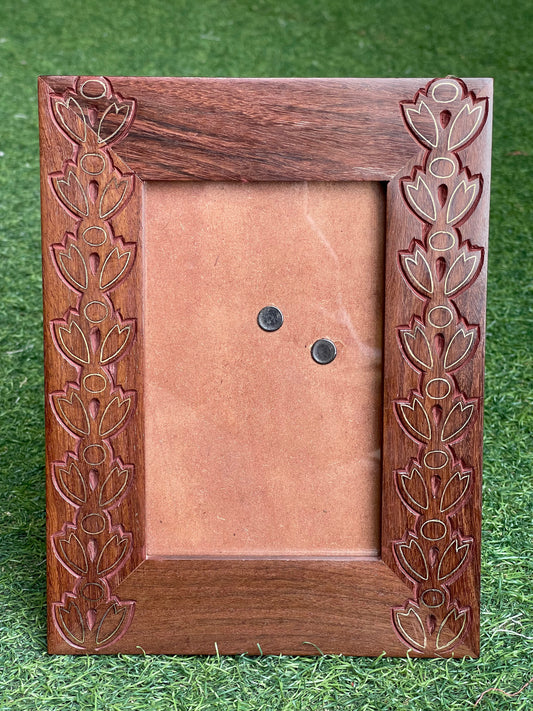 Flowers design Wooden hand carved photo frame with brass inlay to hold 6 x 4 inches size photo
