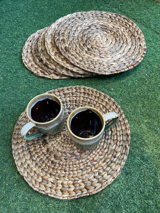 Round eco friendly water hyacinth placemat - 12 inches