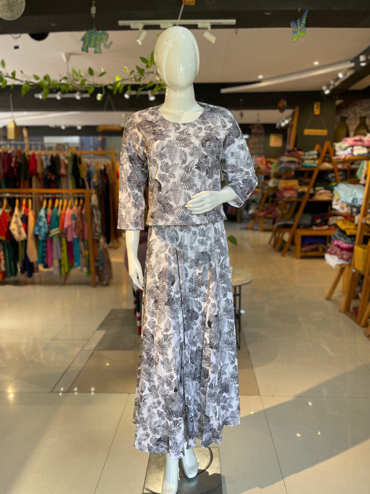 Frida Kahlo art printed short knit cotton top