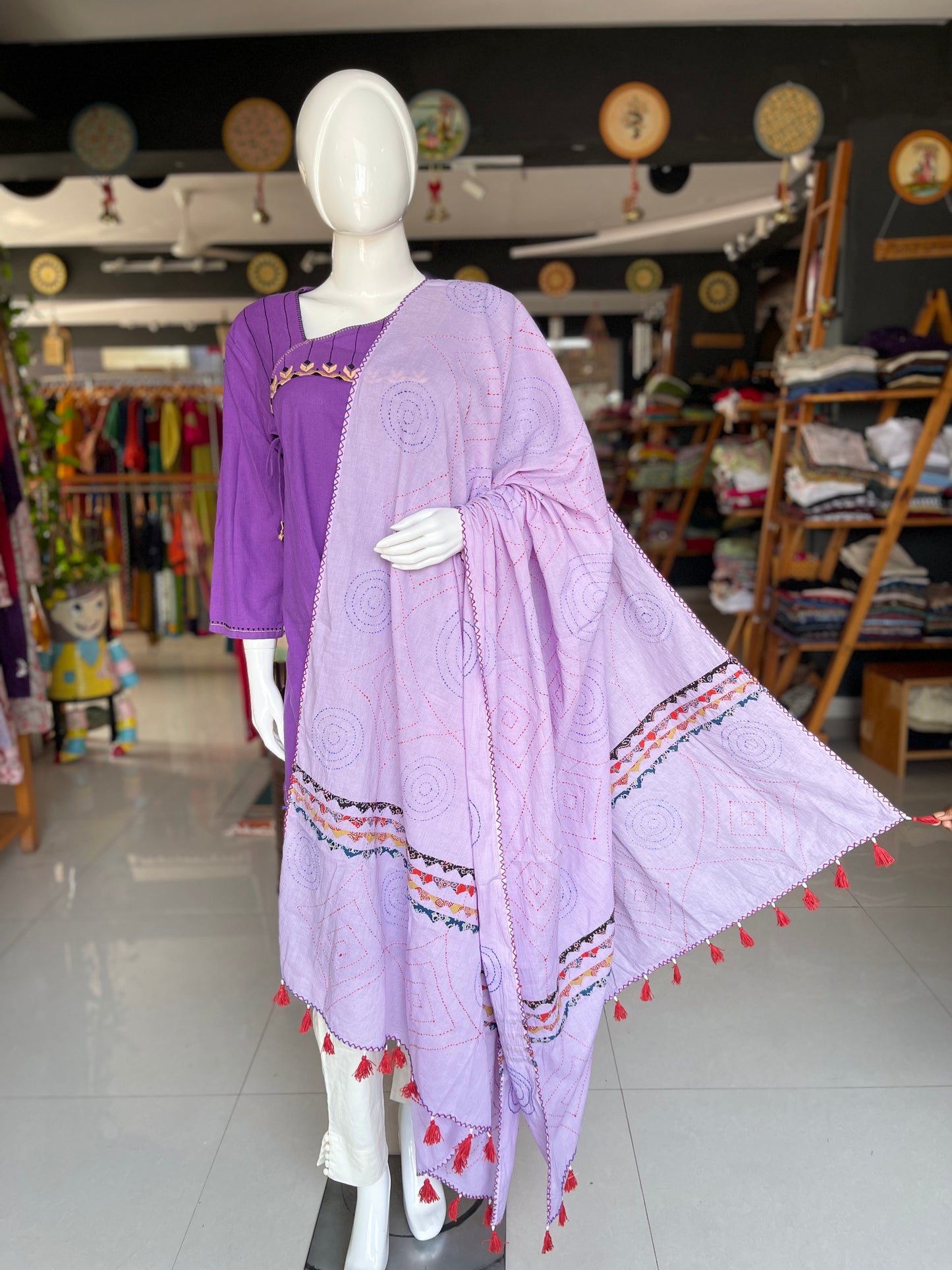 Lavender mul cotton dupatta with hand embroidery and appliq