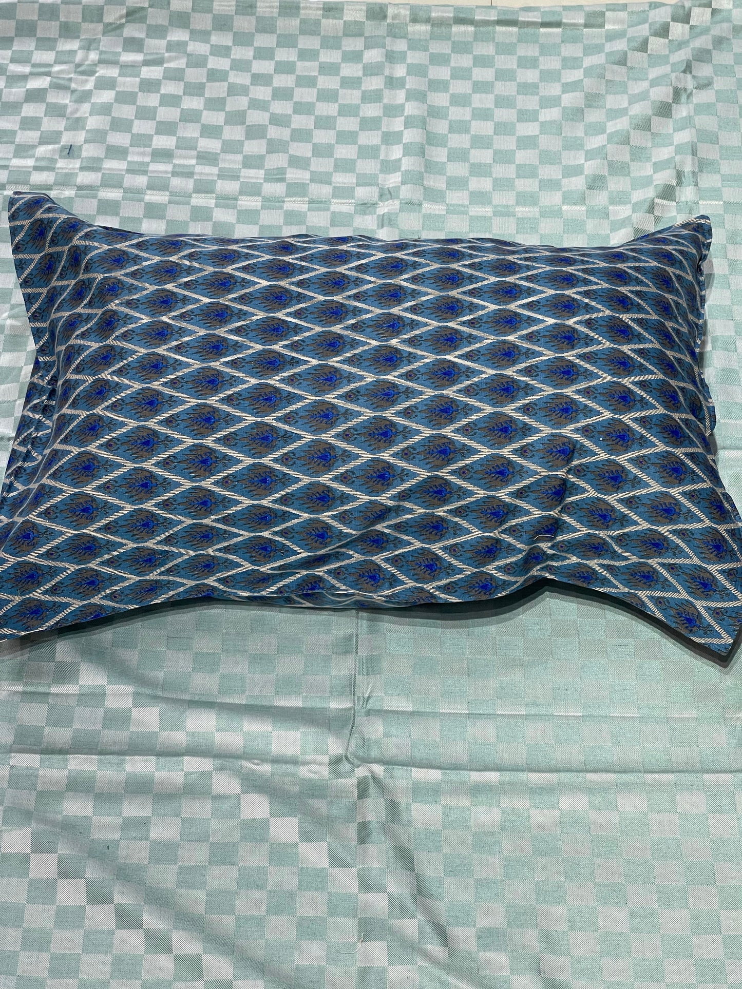 Blue diamond printed pillow covers