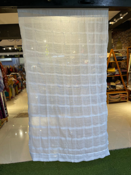 Net curtain in cotton handwoven fabric