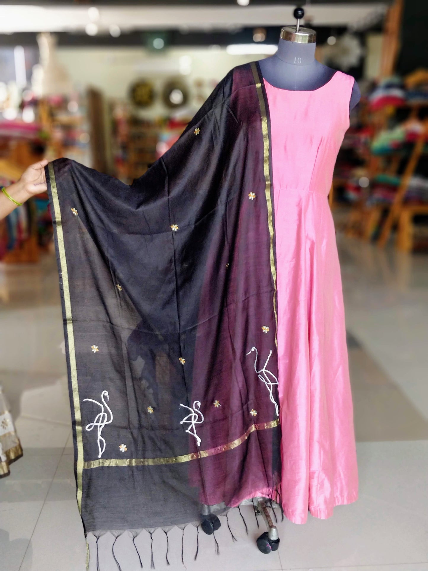 Black kashmiri tilla embroidery chanderi dupatta