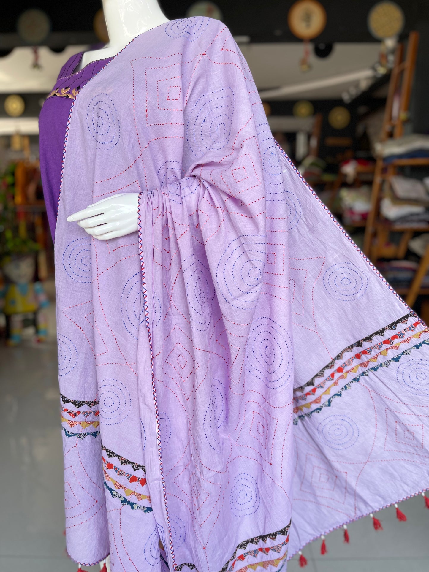Lavender mul cotton dupatta with hand embroidery and appliq