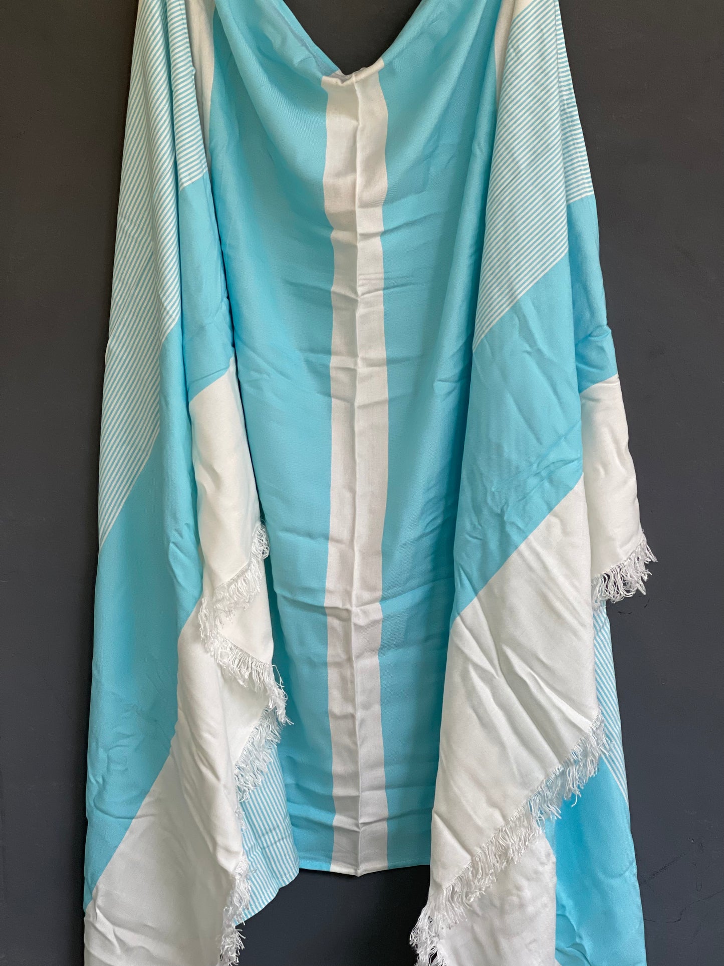 Wider bamboo bath / beach towel - blue